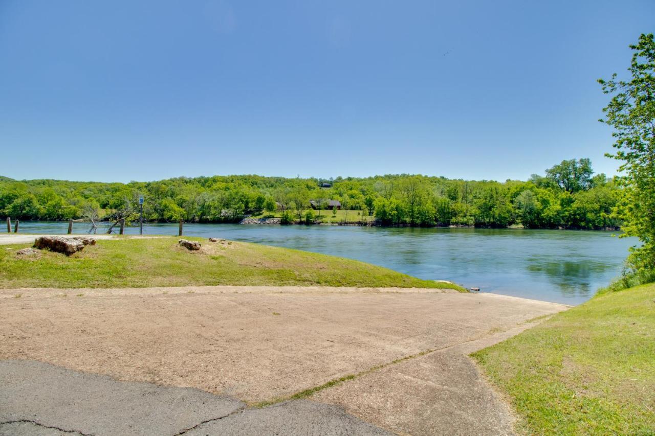 Spacious White Rivers Jewel Fishing Haven! Flippin Экстерьер фото