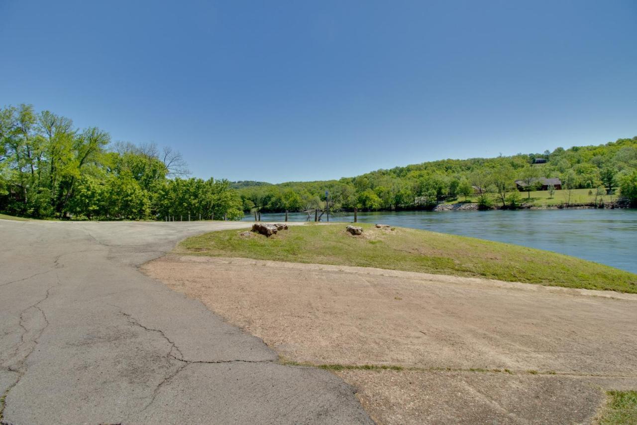 Spacious White Rivers Jewel Fishing Haven! Flippin Экстерьер фото